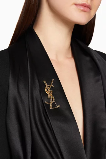 Golden Petal Brooch supplied by Yiwu Huanyu Trading Company